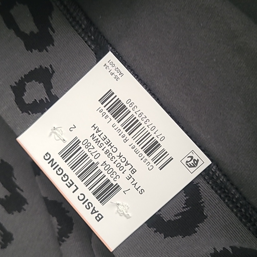 Style & Co. Leggings .. 2x .. Mid Rise .. Comfort Waist .. Black Cheetah - Picture 4 of 4
